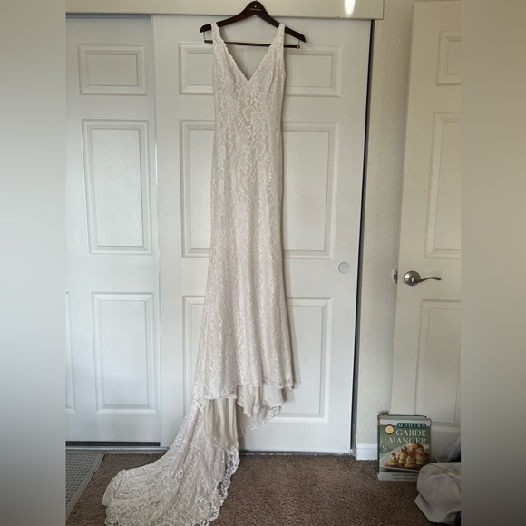 Rebecca Ingram Wedding dress, very light cream, size 4, purchased at Miosa Bride - Picture 1 of 5